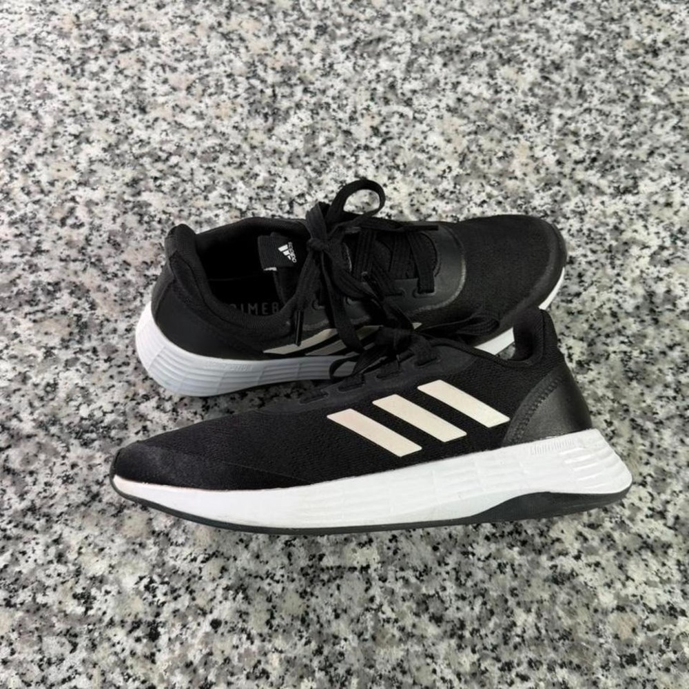 Adidas Women's QT Racer Sport Black Running‎ Sneaker Shoe W7.5 FY5680